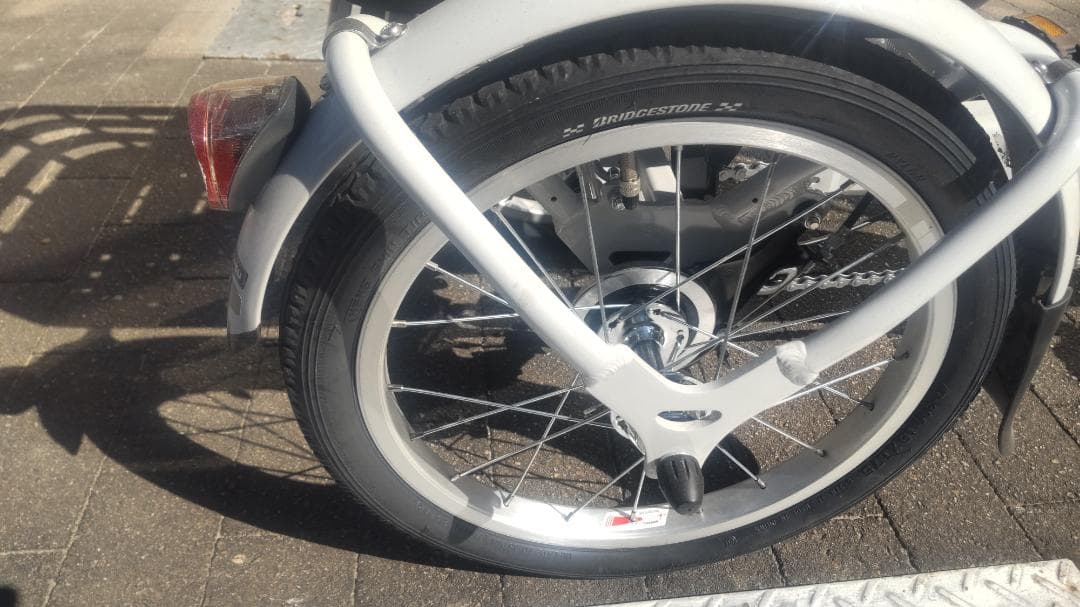 愛知発　ブリジストン　電動アシスト三輪自転車　ラクットワゴン