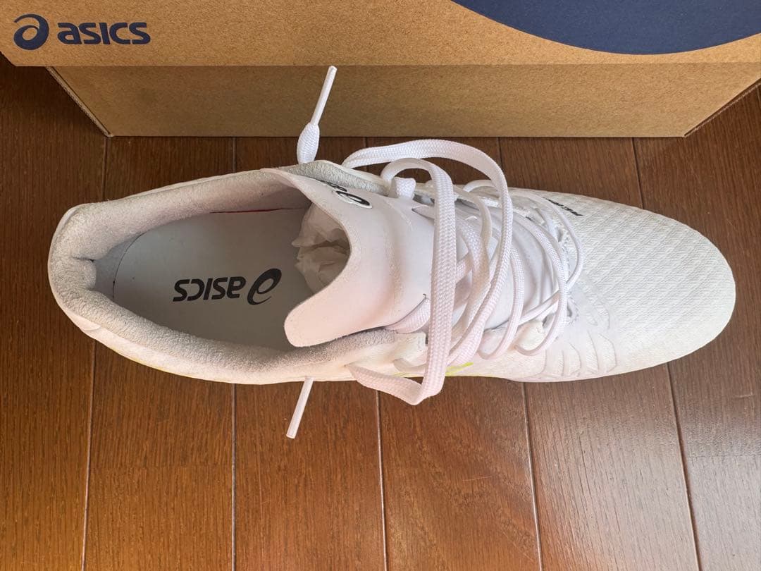 asics ACROFIT サッカーシューズ ホワイト/イエロー