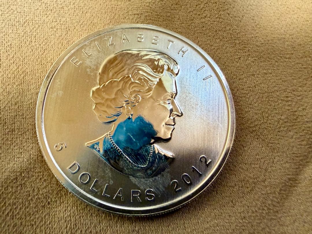 カナダ メープルリーフ銀貨 1オンス 2012