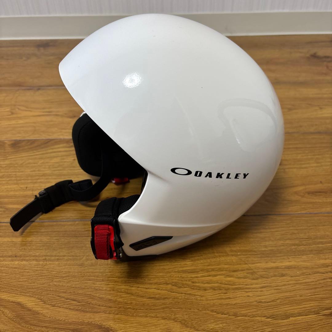 ぴ*よ様 OAKLEY ホワイト ヘルメット