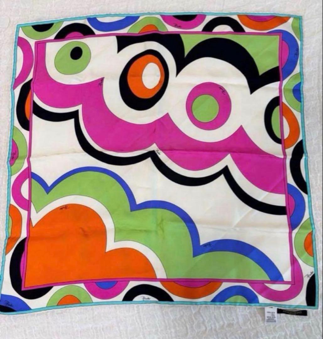【極美品】Emilio Pucci シルクスカーフ 57×57cm