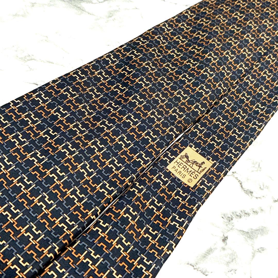 ✨極美品✨エルメス　目を惹く立体3DH柄 マルチカラー　ネクタイ