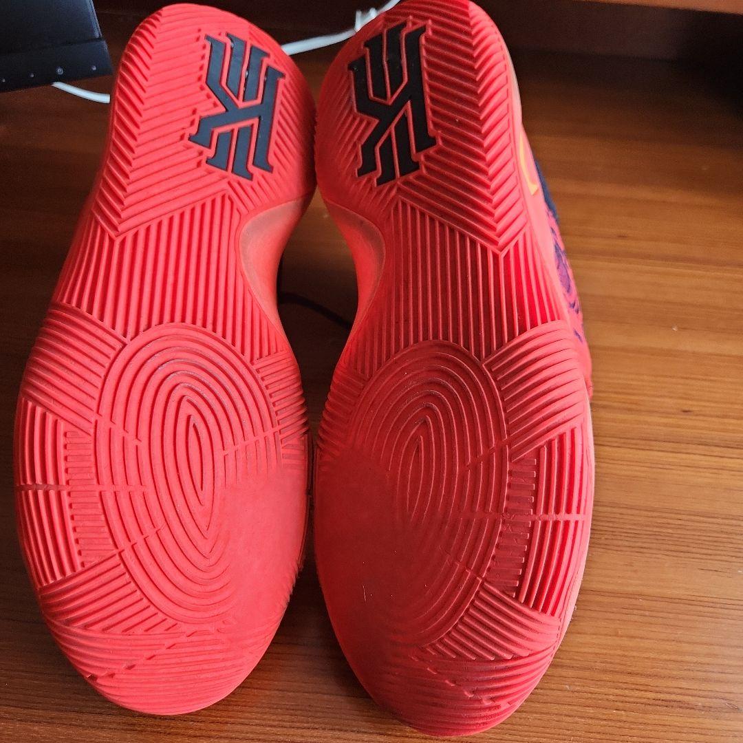 Nike Kyrie 2レッド/ブラック シューズ(男性用)