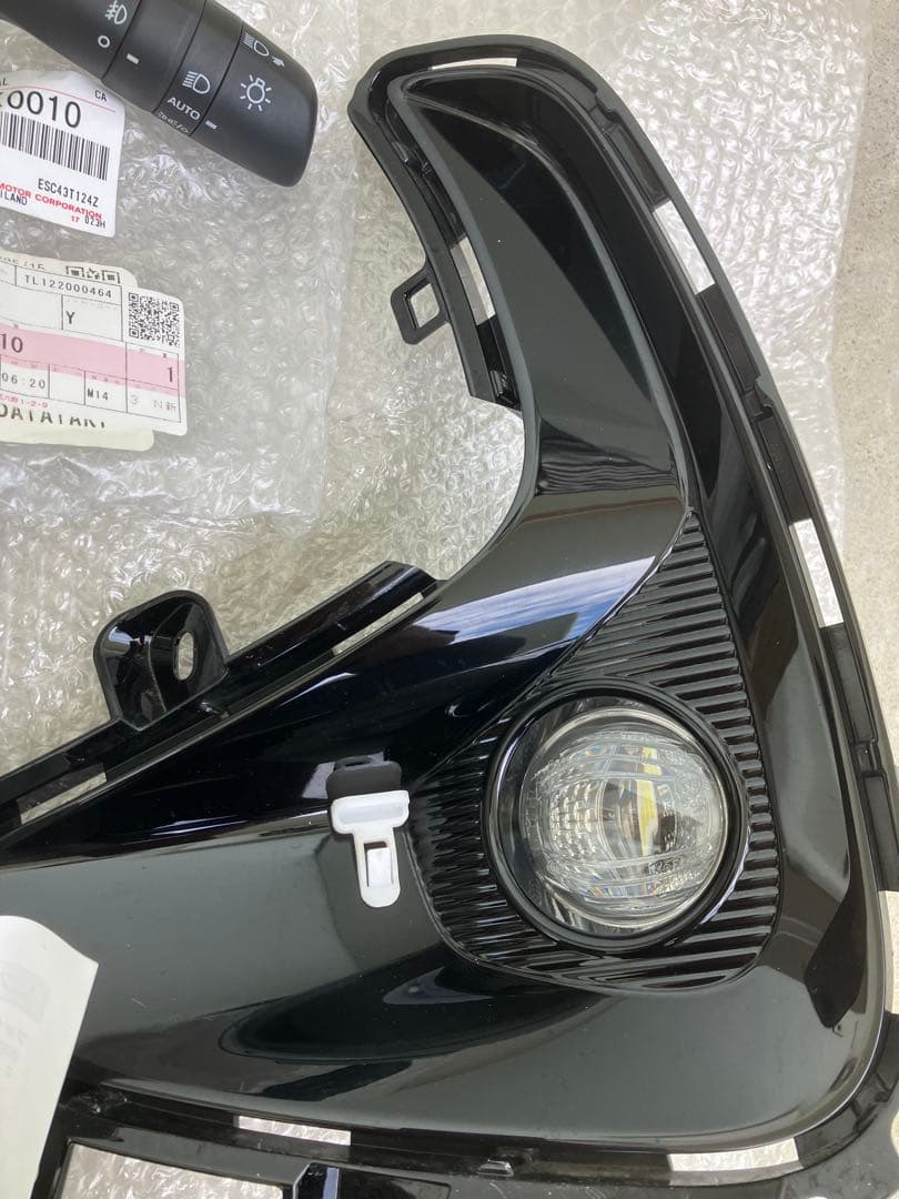 ヤリス　純正　LED フォグランプ　MXPA10 オプション　スイッチ付き