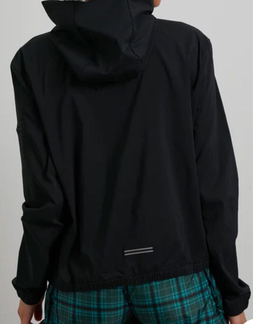 Nike ブラック ウィンドブレーカー ランニングジャケット　新品　L