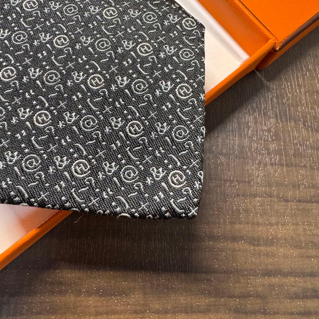 極美品 希少デザイン HERMES エルメス 数式 記号 Hロゴ ネクタイ