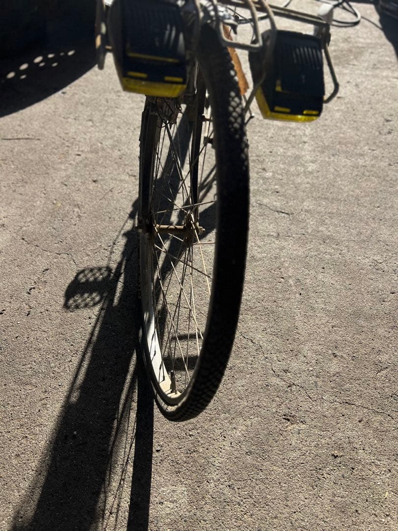 キンキパワフル自転車です。使用や保管による傷、汚れ、サビが多少あります。