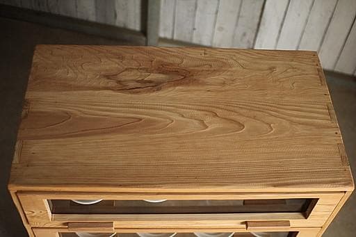 前面ガラスの引き出し4段　食器棚　シャツケース　収納棚　古家具