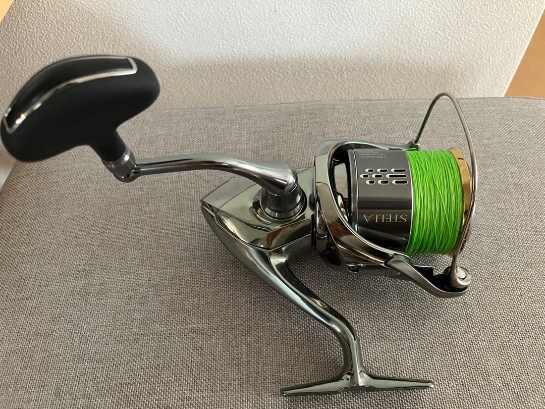 雪華　SHIMANO STELLA 4000MHG リール