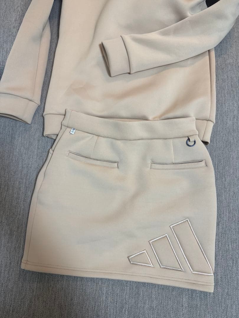 【美品】adidas セットアップ パーカー×スカート ベージュ A/XS