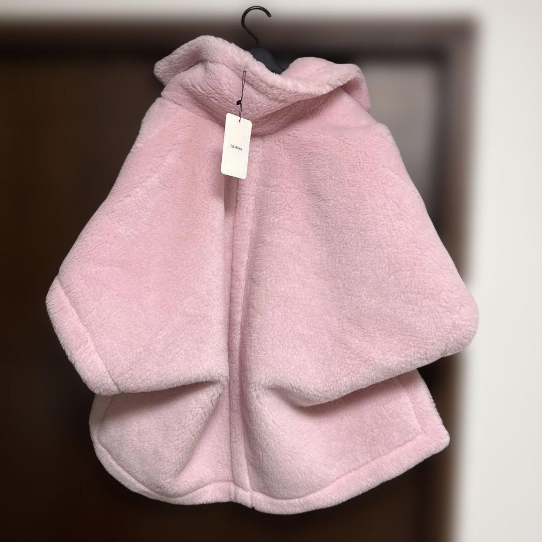 新品未使用　タグ付き LiLiRena ピンクケープコート