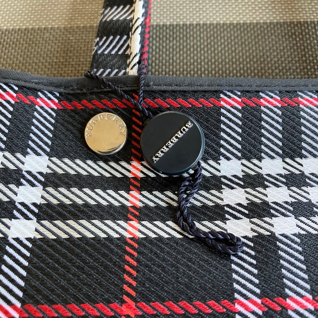 【未使用】バーバリー 折りたたみ傘　BURBERRY　ブラック ノバチェック