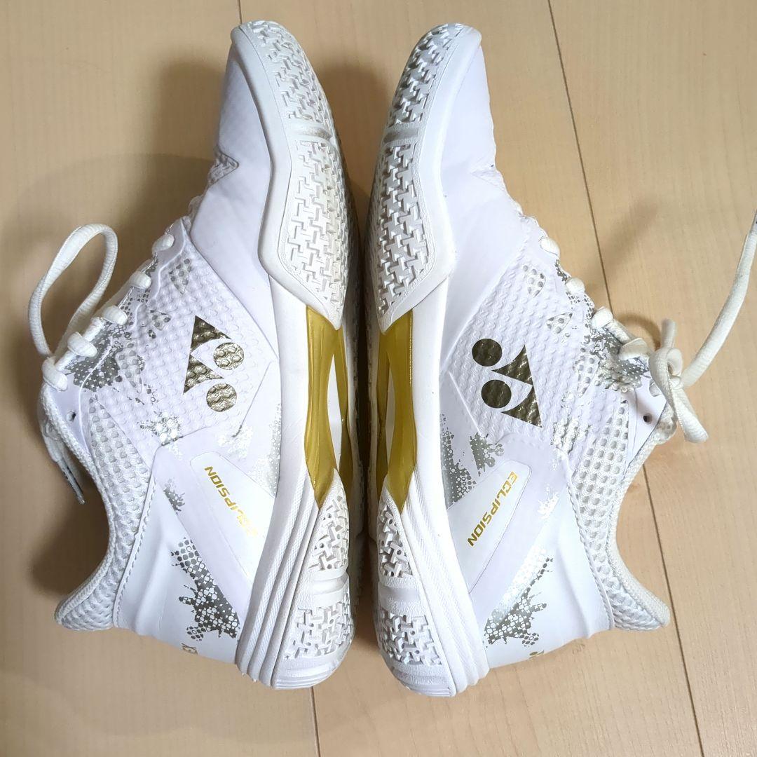 YONEX　バドミントンシューズ　23cm　美品　 (中敷き新品未使用品)