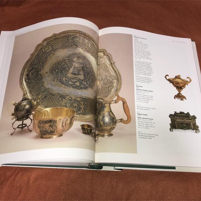 能登地震寄付　未使用　　ロシア　エルミタージュ美術館　2巻　大型本　英語