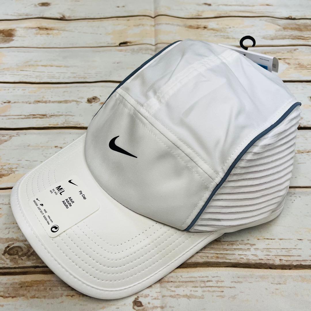 ナイキ　ランニングキャップ　白　M/L 新品
