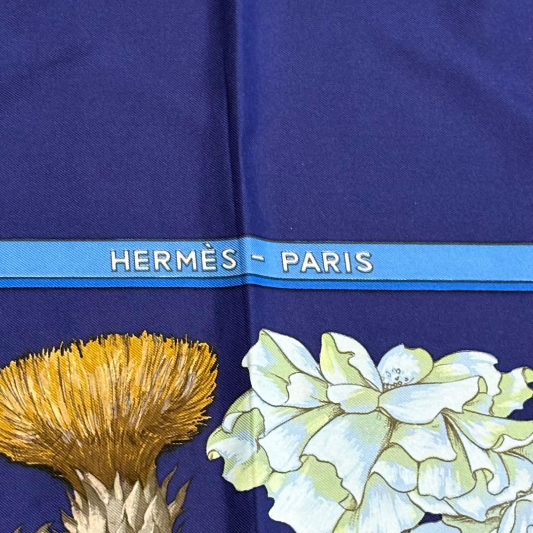 HERMÈS(エルメス) カレ90 レジーナ　シルク100%スカーフ