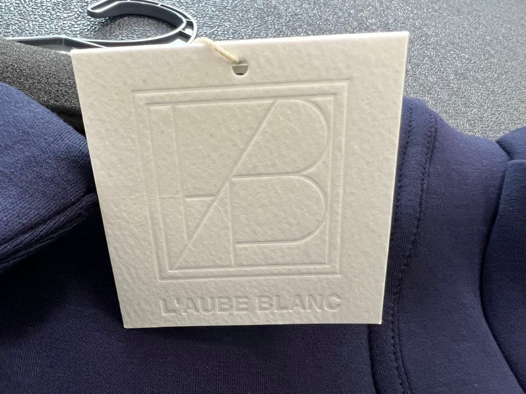 L'AUBE BLANC ローブブラン　ペプラムジャケット　※色はネイビーです。