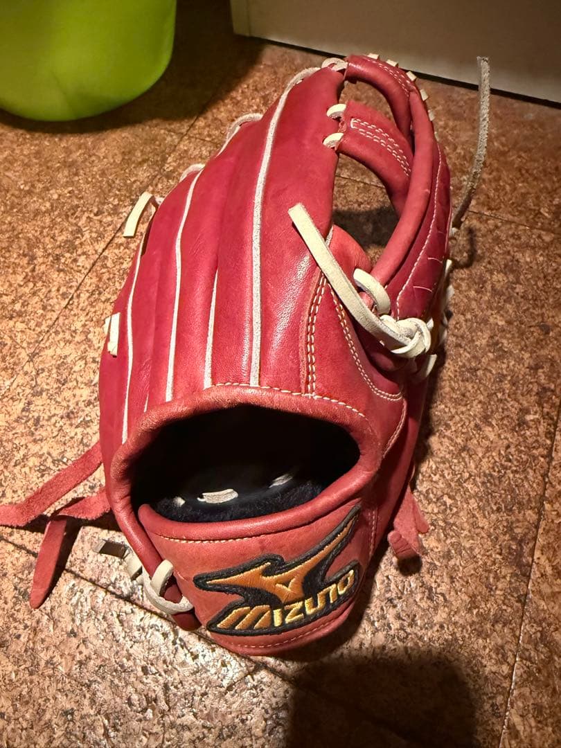 Mizuno Professional 軟式グローブ レッド