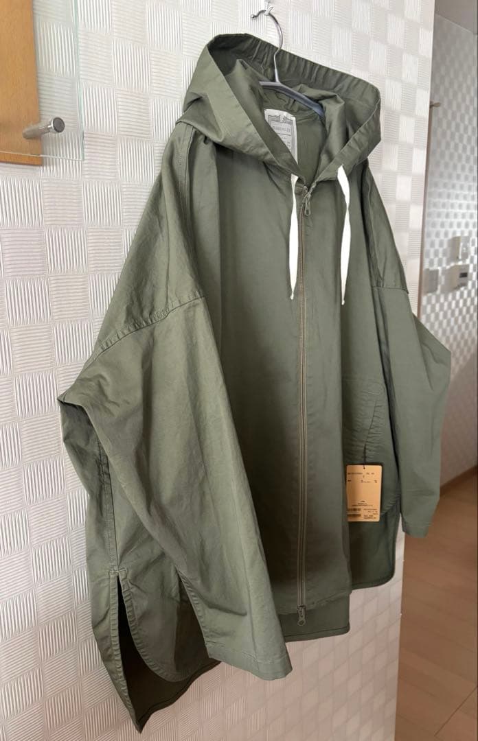 新品タグ付　ビアズリー シャツフーディージャケット　カーキ　完売