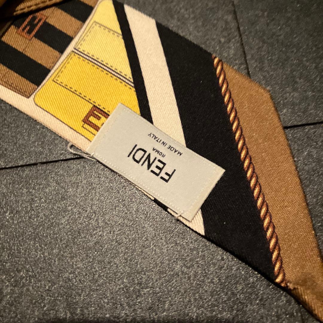 【SALE】FENDI ストライプデザイン スカーフ