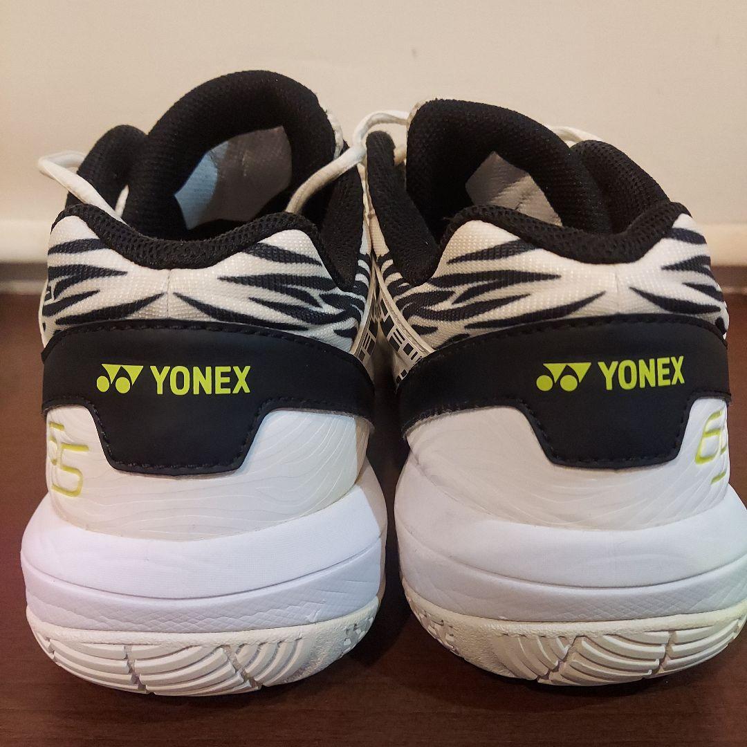 YONEX パワークッション65Z ホワイトタイガー27.5㎝ 中古