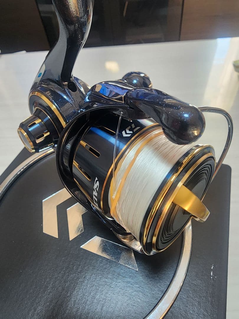 リール Daiwa SALTIGA 4000-XH