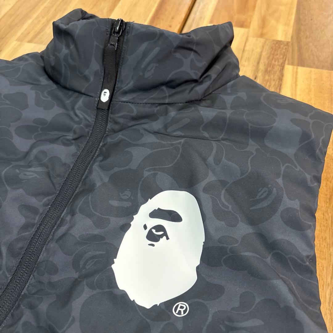 【新品未使用】A BATHING APE 迷彩柄 ダウンベスト Sサイズブラック