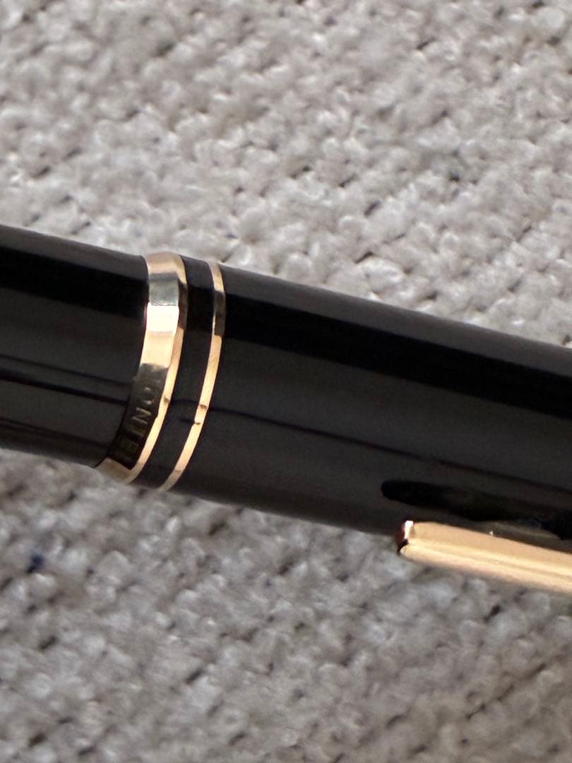 ◾️MONT BLANC モンブラン◾️ハンマートリガー式ボールペン◾️黒色／金色◾️
