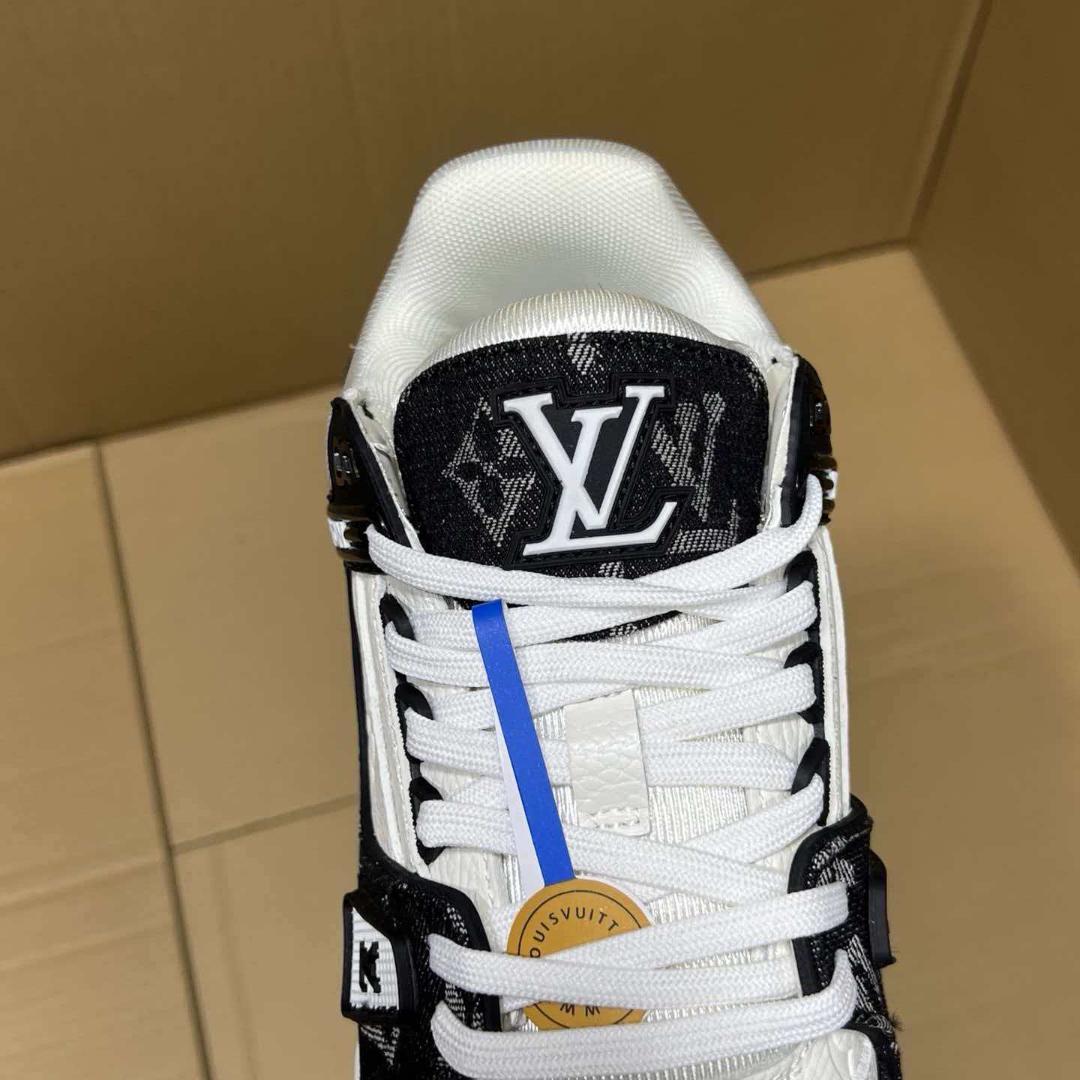 Louis Vuitton モノグラム スニーカー 25CM