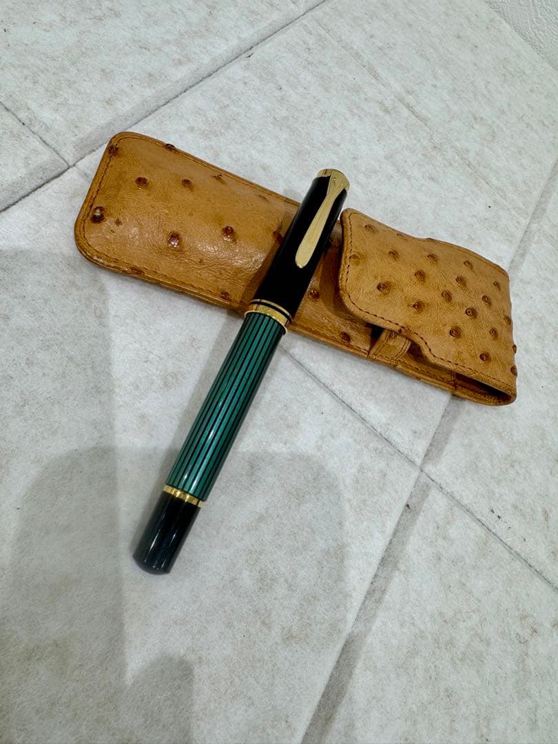 ペリカン　万年筆 緑と黒のストライプ オーストリッチ本革ケース付き
