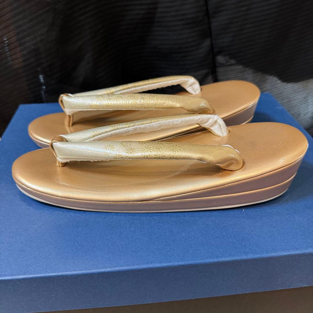 未使用品　草履　和装バッグ　2点セット　着物　浴衣　和装　金　豪華　風景柄