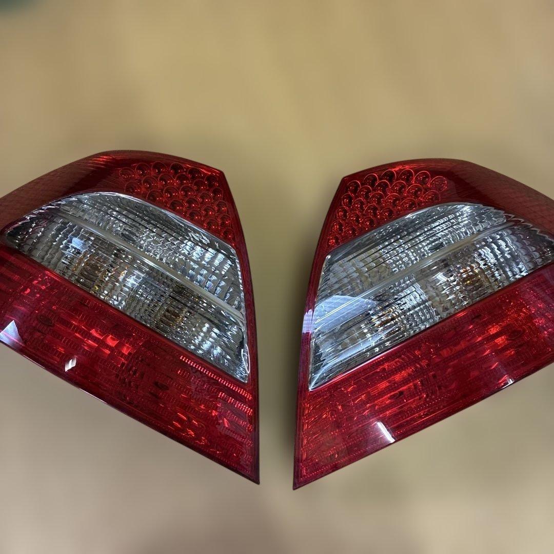 ベンツ　w211 後期　テールランプ リアランプ　Eクラス