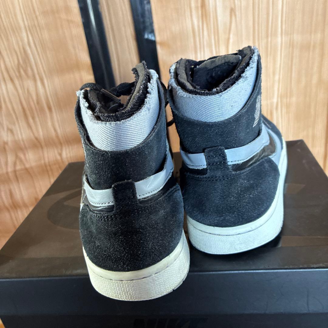 Nike Air Jordan 1 グレー/ブラック