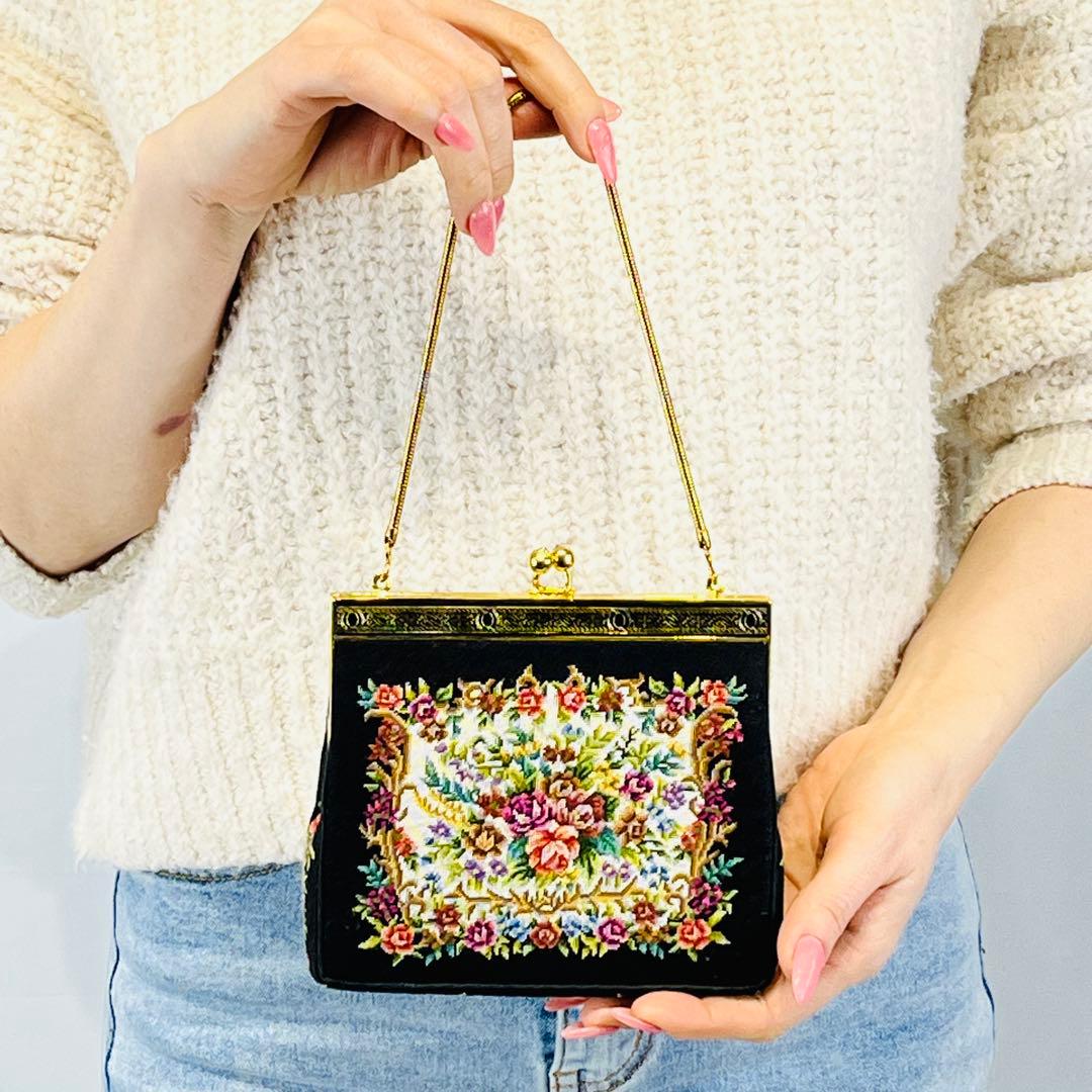 【人気】プチポワン　アンティークゴブラン　花柄刺繍　黒　ハンドバッグ