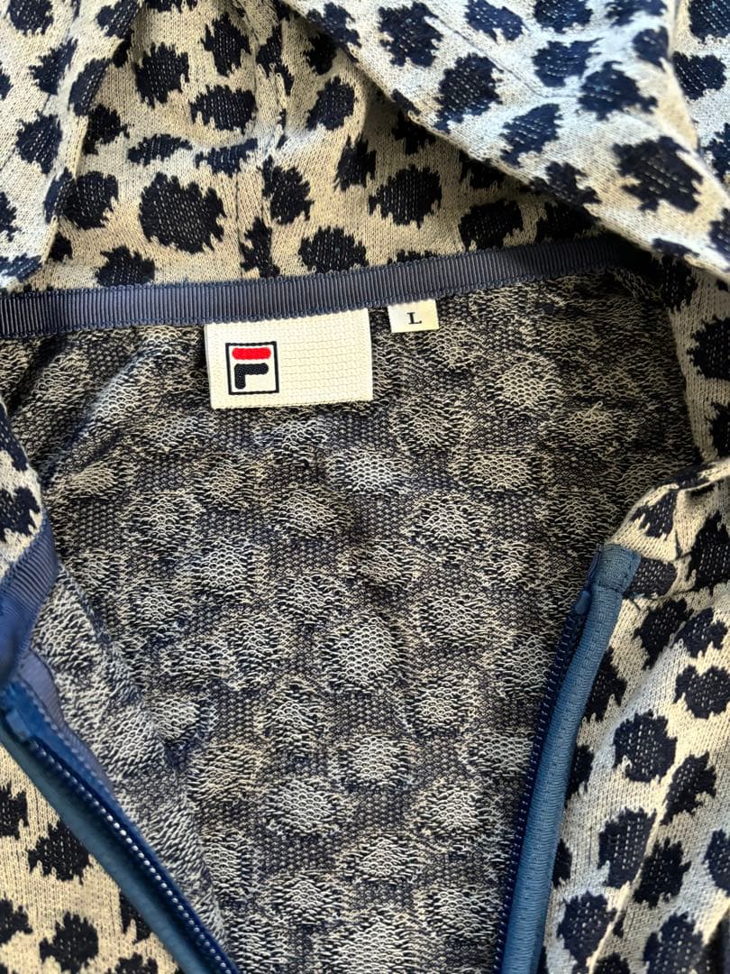 フィラ　薄手ジップパーカーL【ブルー】ほぼ新品　お値下げ