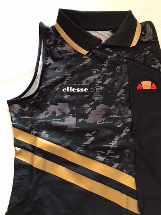 エレッセ  テニスウェア　黒柄タンクトップ　US-Sサイズ　新品
