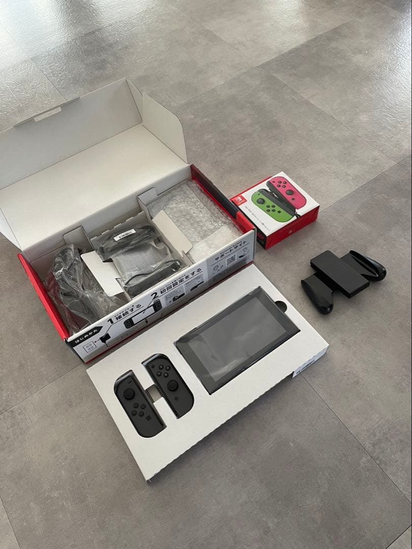 Nintendo Switch 本体 + ジョイコン2個＋おまけ