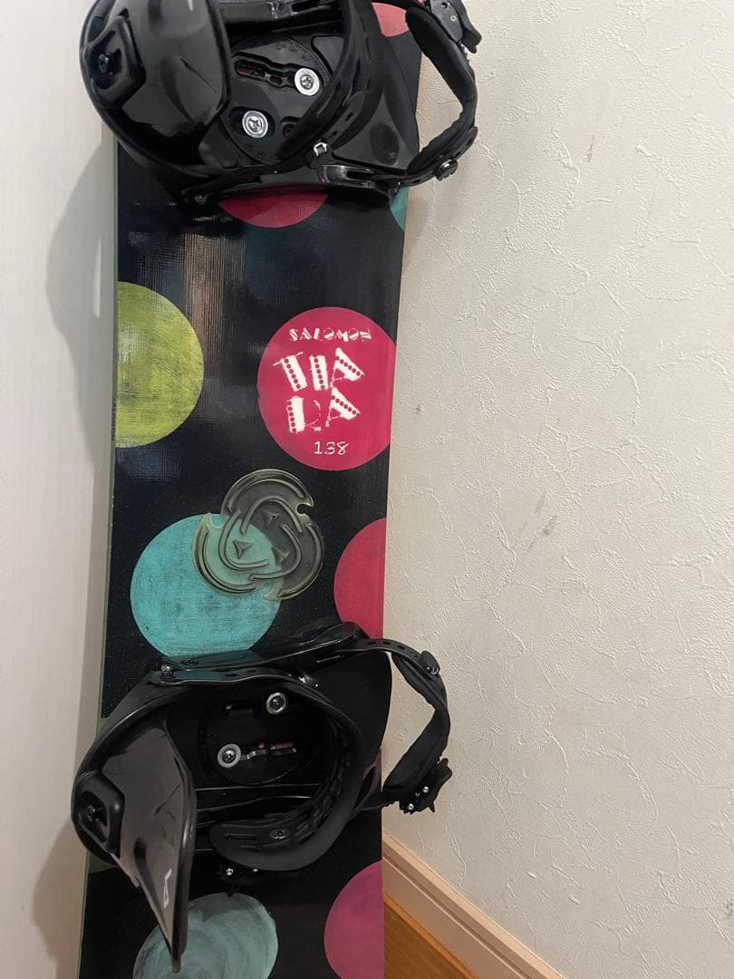 カービング、グラトリ！SALOMON TIARA 138cm 新品バインセット