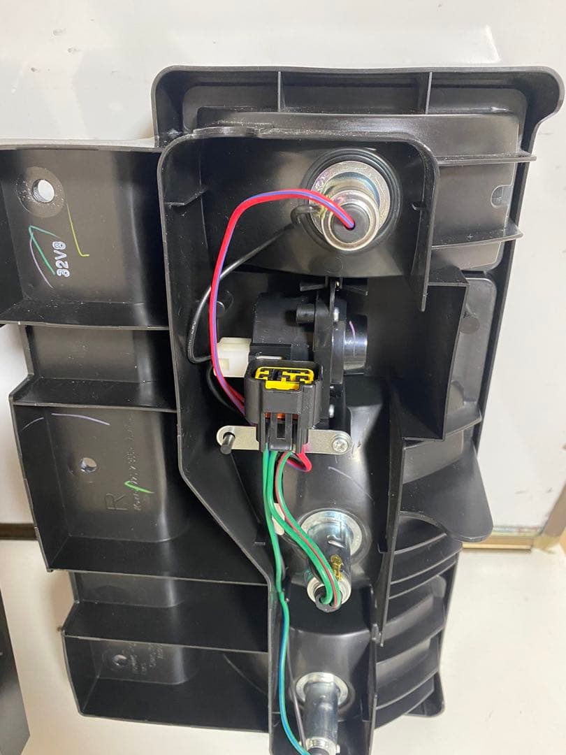 いすゞ左右セット24V トラックテールランプ トラックのバックブザーあります