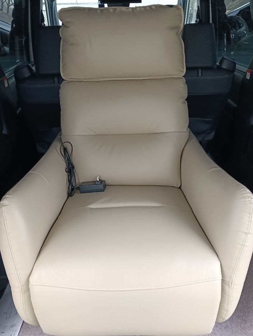 【美品】ニトリ 電動リクライニングパーソナルチェア LE01