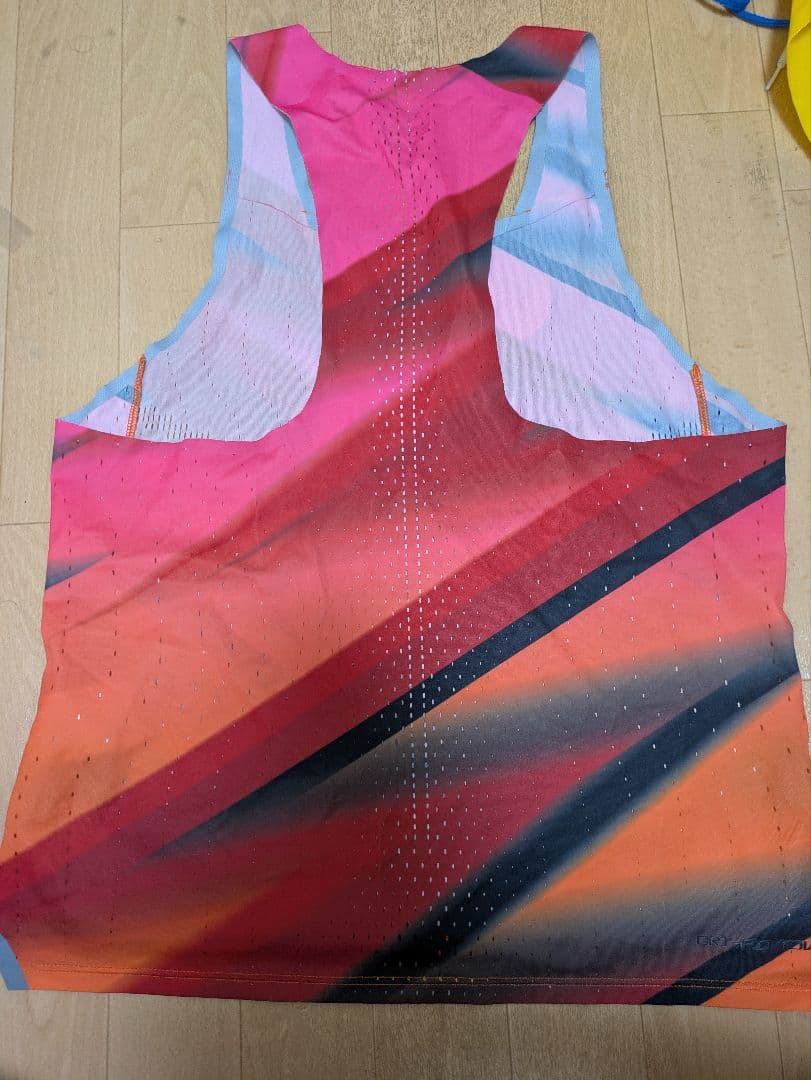 NIKE　エアロスイフトシングレット（BTC）　Lサイズ