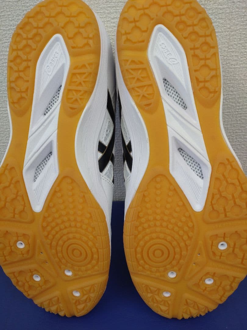 バレーボールシューズ　アシックスasics ローテジャパンライトFF 未使用品