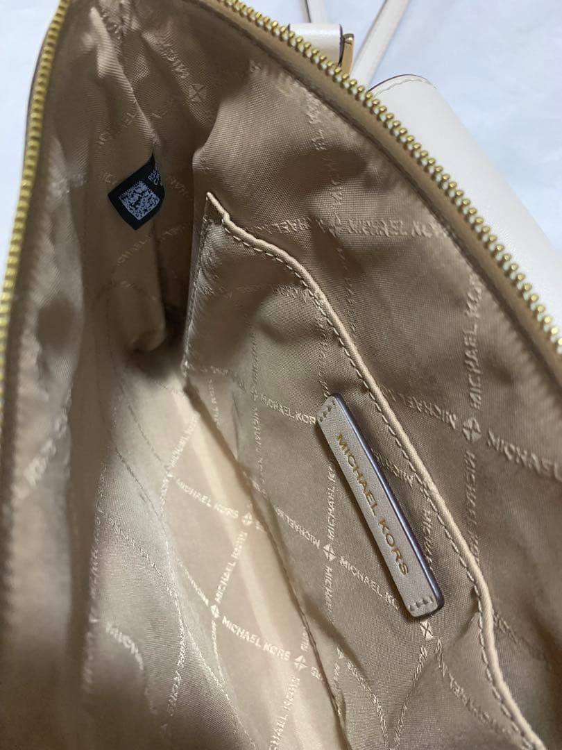 MICHAEL KORS トートバッグとクラッチバッグセット3点美品。