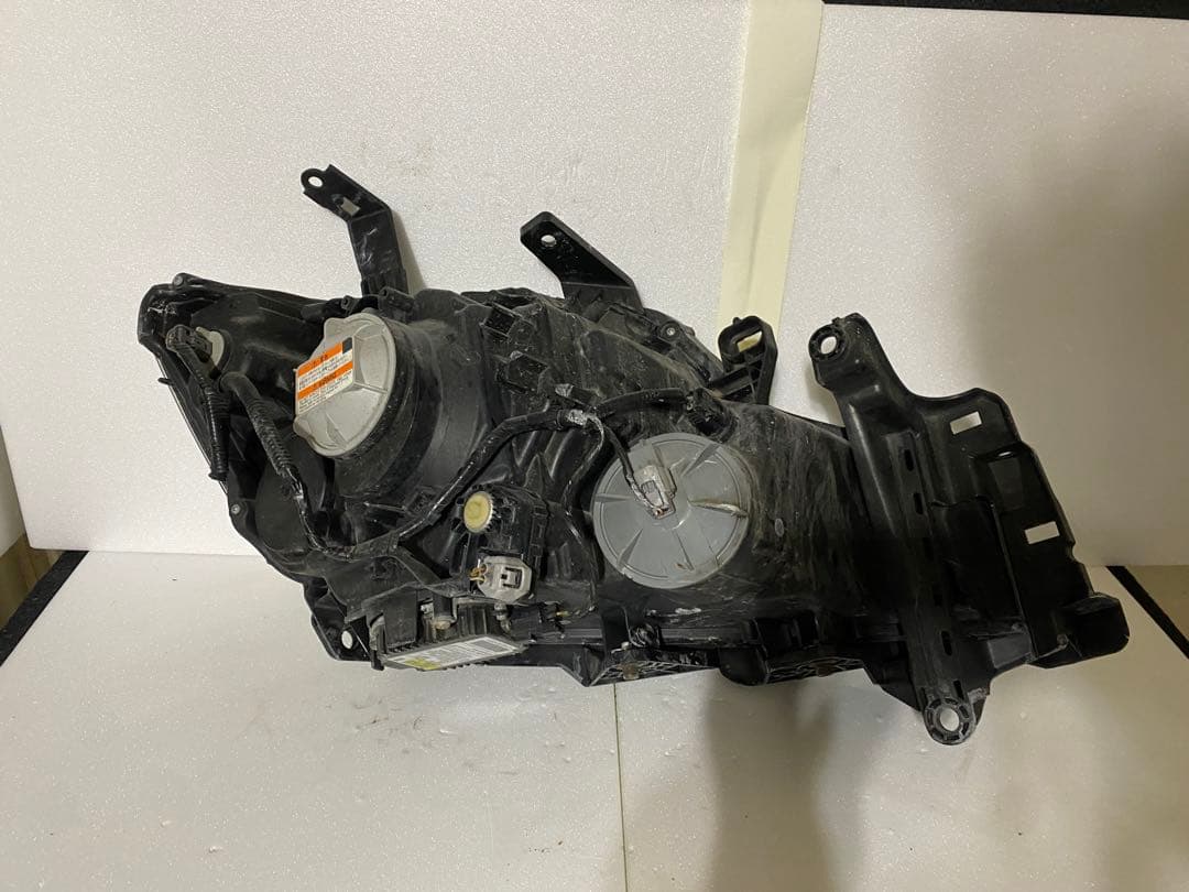 ホンダ ステップワゴン 純正HIDヘッドライト 左右セット