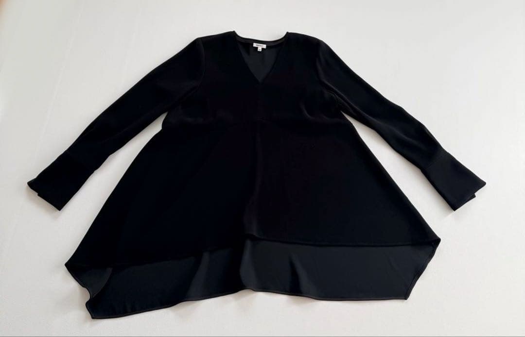 美品✨エンフォルド　フレアブラウス　Ｖネック　洗濯できる　卒業式　入学式　黒