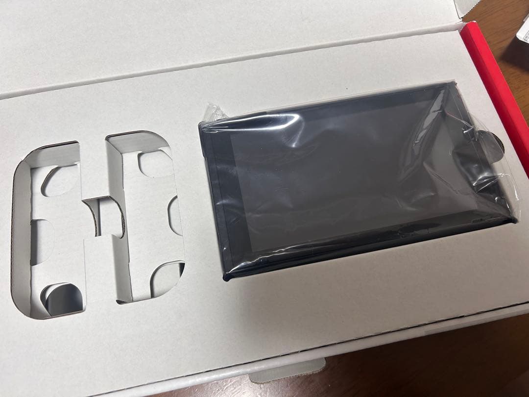 た*ま様 【ジャンク品】Nintendo Switch 本体 画面に傷ありソフト