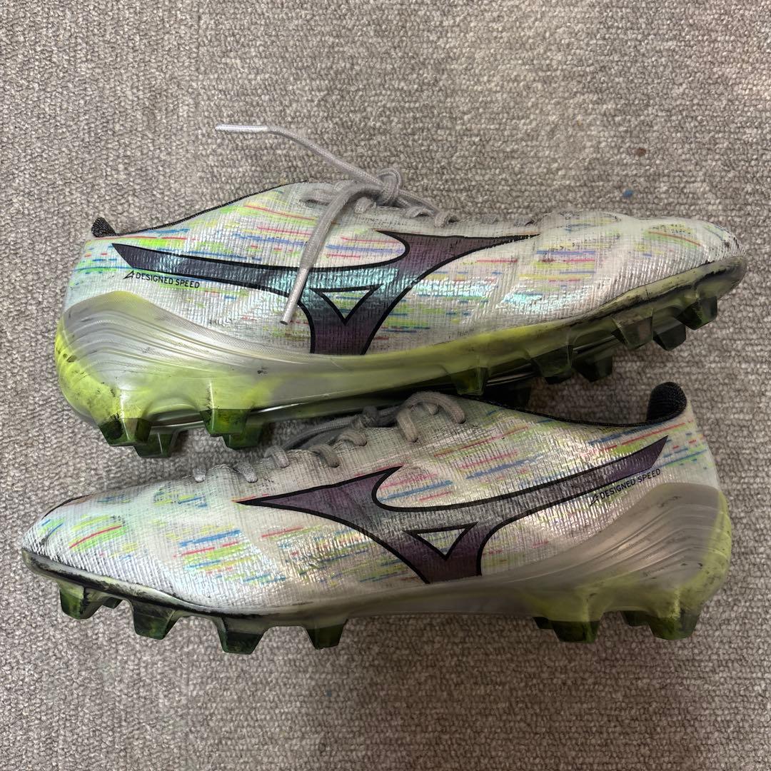Mizunoアルファ2ホワイト/マルチカラー FG