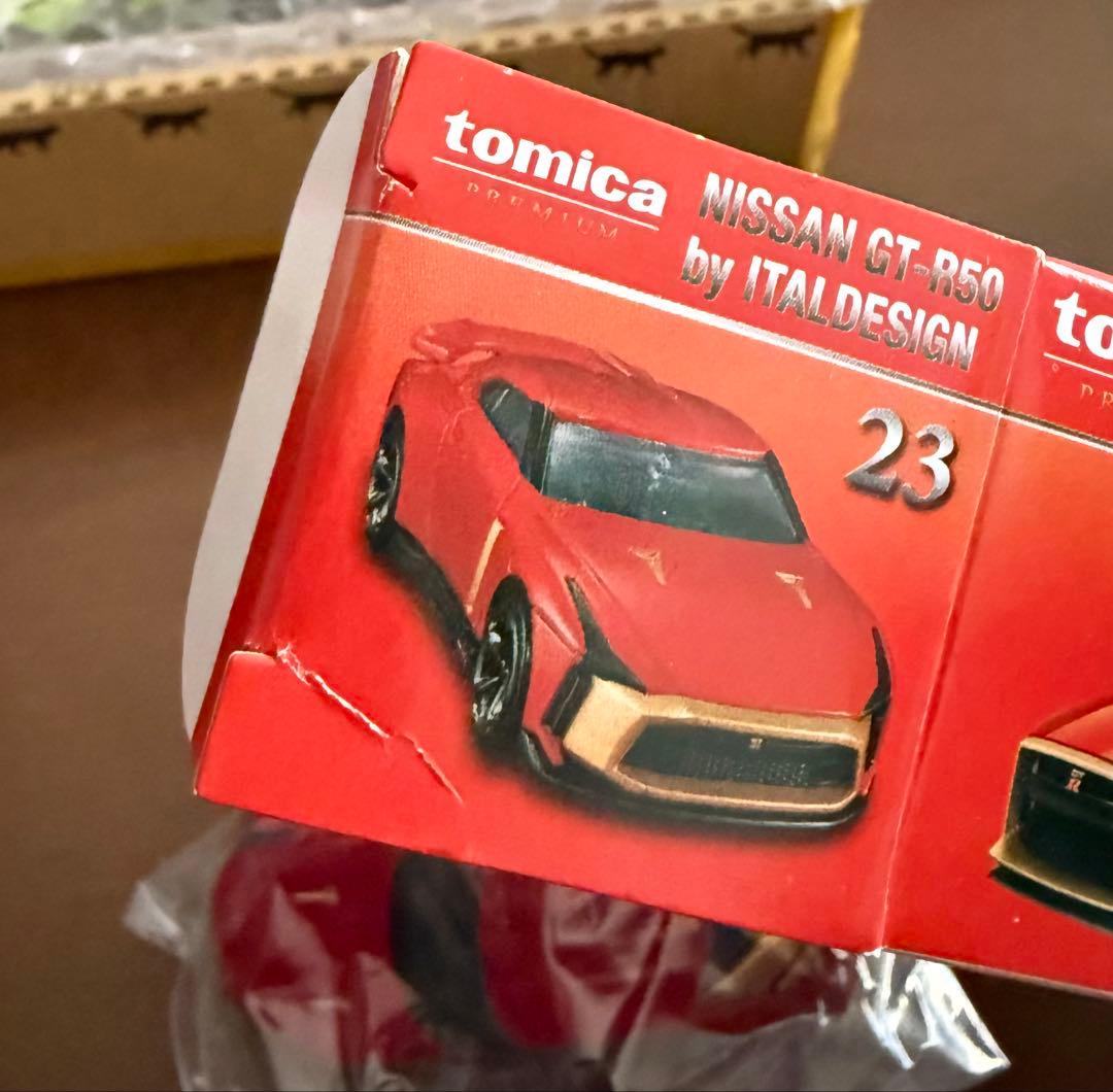 ウ*ギ様 トミカ　プレミアム　ミニカー12台セット　①