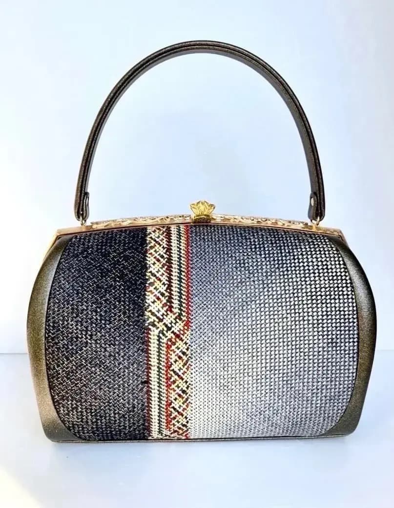 未使用美品 高級和装バック 格調高く彩文殊（あやもんじゅ）織物仕立て