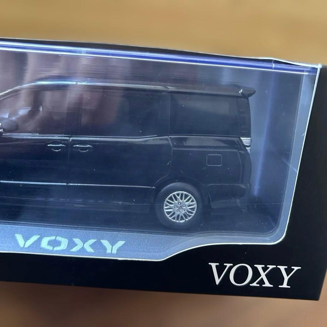 ヴォクシー　VOXY ミニカー　黒　トヨタ